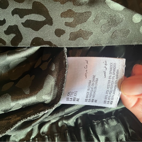 Women’s Black Leopard Print Pajama Set - Picture 7 of 10